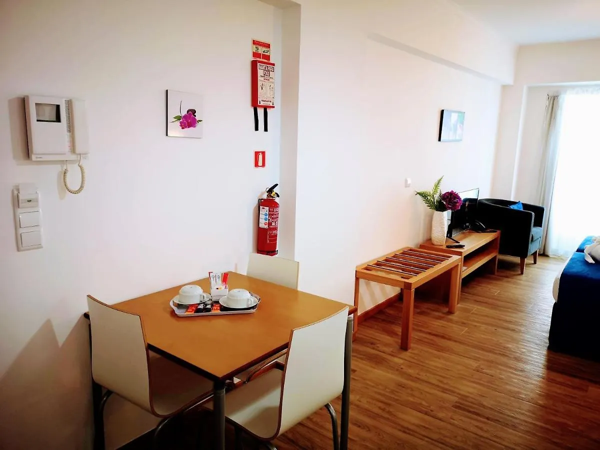 מלון דירות פונשל Casa Dos Avos Apartments